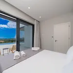Agrilia Luxury Trapezaki Villa *
