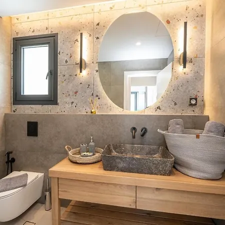 Agrilia Luxury Trapezaki 别墅 *