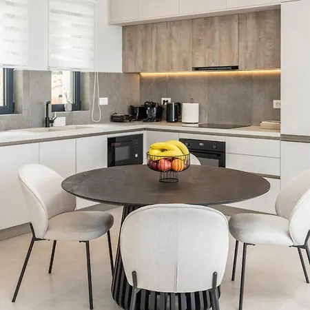 别墅 Agrilia Luxury Trapezaki *