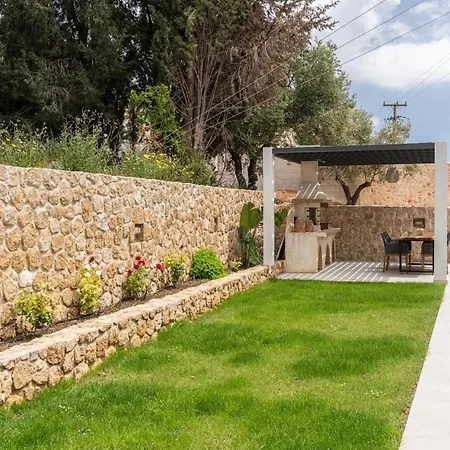 别墅 Agrilia Luxury Trapezaki *