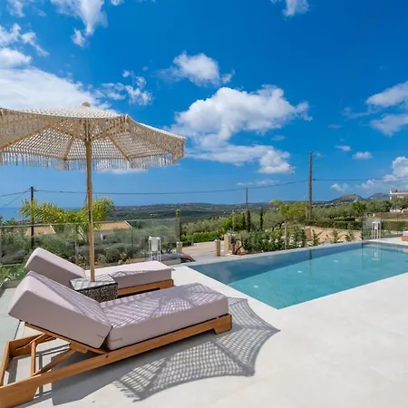 别墅 Agrilia Luxury Trapezaki *