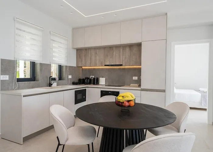 Agrilia Luxury Trapezaki *